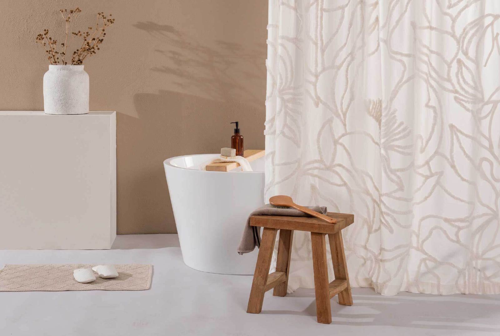 Cómo renovar tu baño sin obras: 5 tips con cortinas y textiles