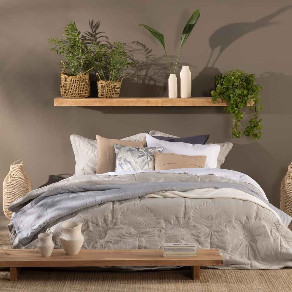 Cubrecama Quilt Bordado Jungle 2 Plazas Beige