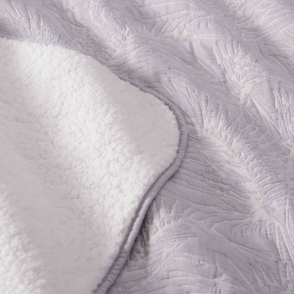 Cubrecama Jacquard Sherpa Palm 2 Plazas Perla