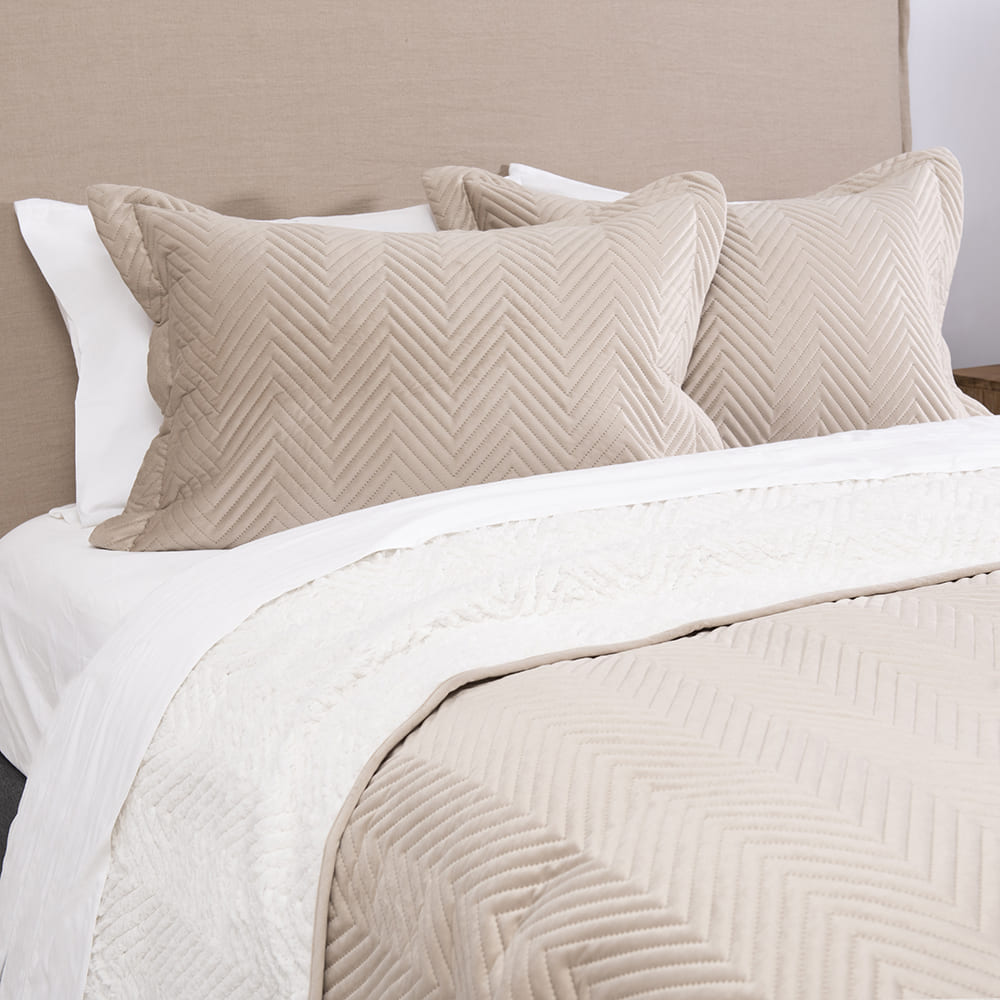 Cubrecama Quilt Velvet Sherpa Kenso King Beige