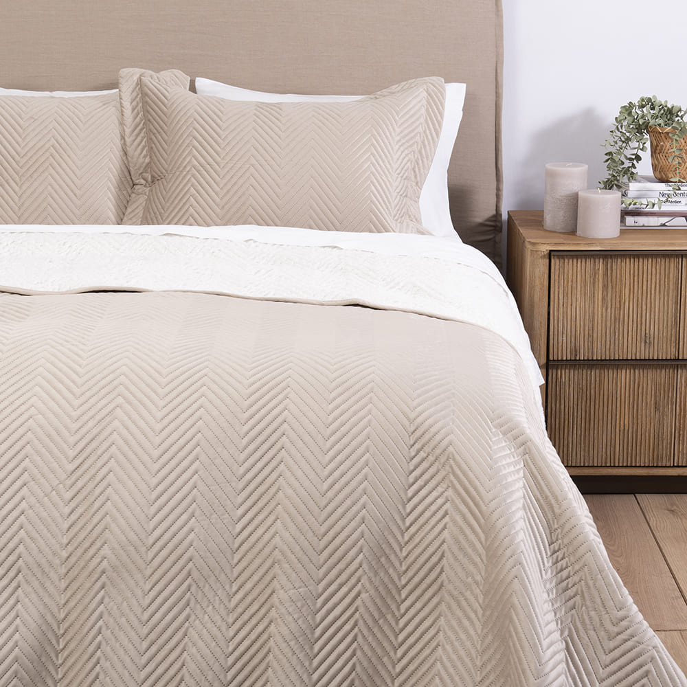 Cubrecama Quilt Velvet Sherpa Kenso King Beige