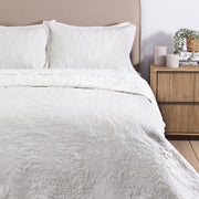 Cubrecama Quilt Bordado Sherpa Julia Super King Perla