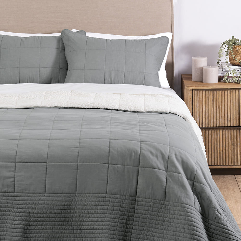Cubrecama Quilt Louis Sherpa 2 Plazas Verde