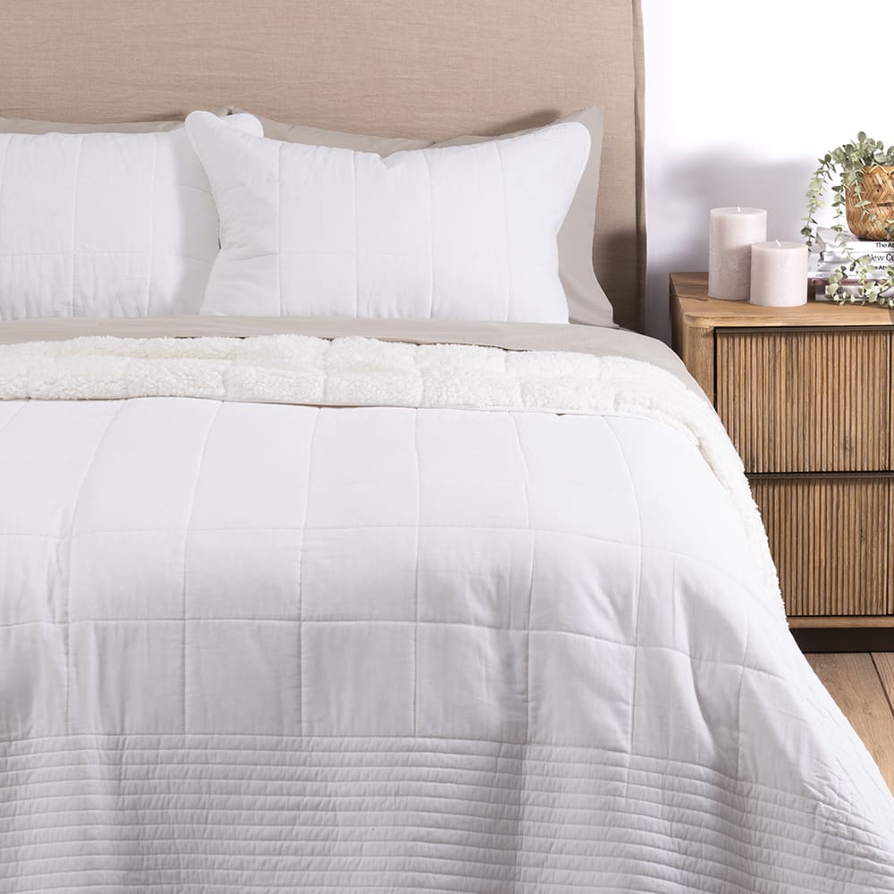 Cubrecama Quilt Louis Sherpa 2 Plazas Blanco