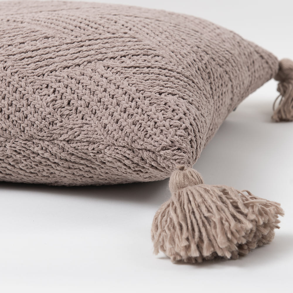 Cojín Tejido Tassels 45x45cm Beige