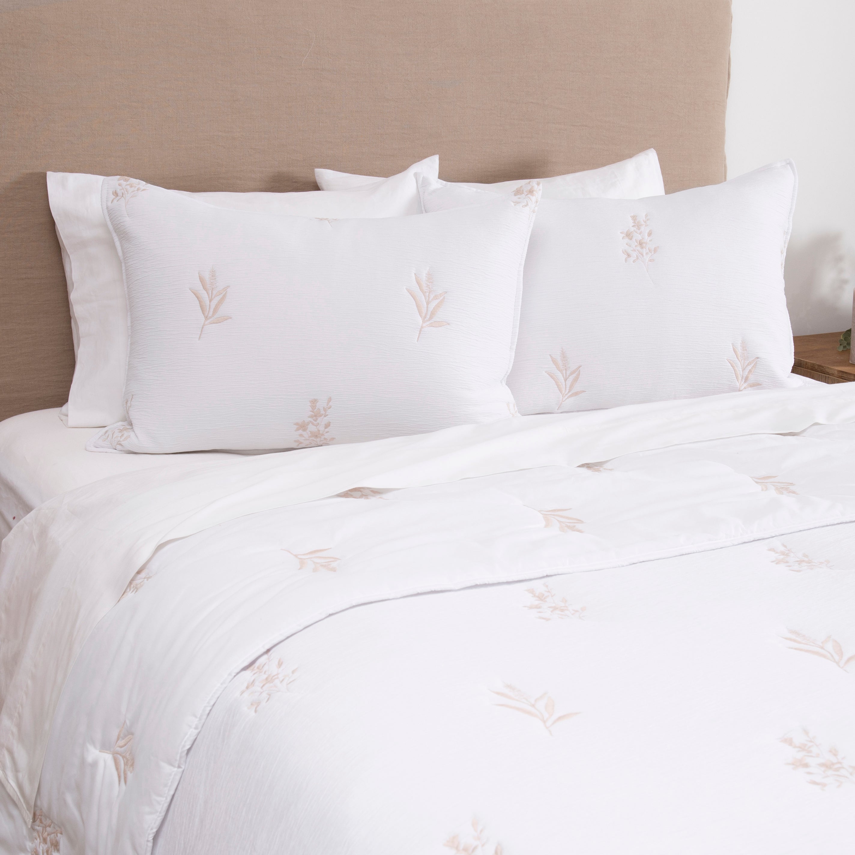 Cubrecama Quilt Bordado Espiga Super King Blanco