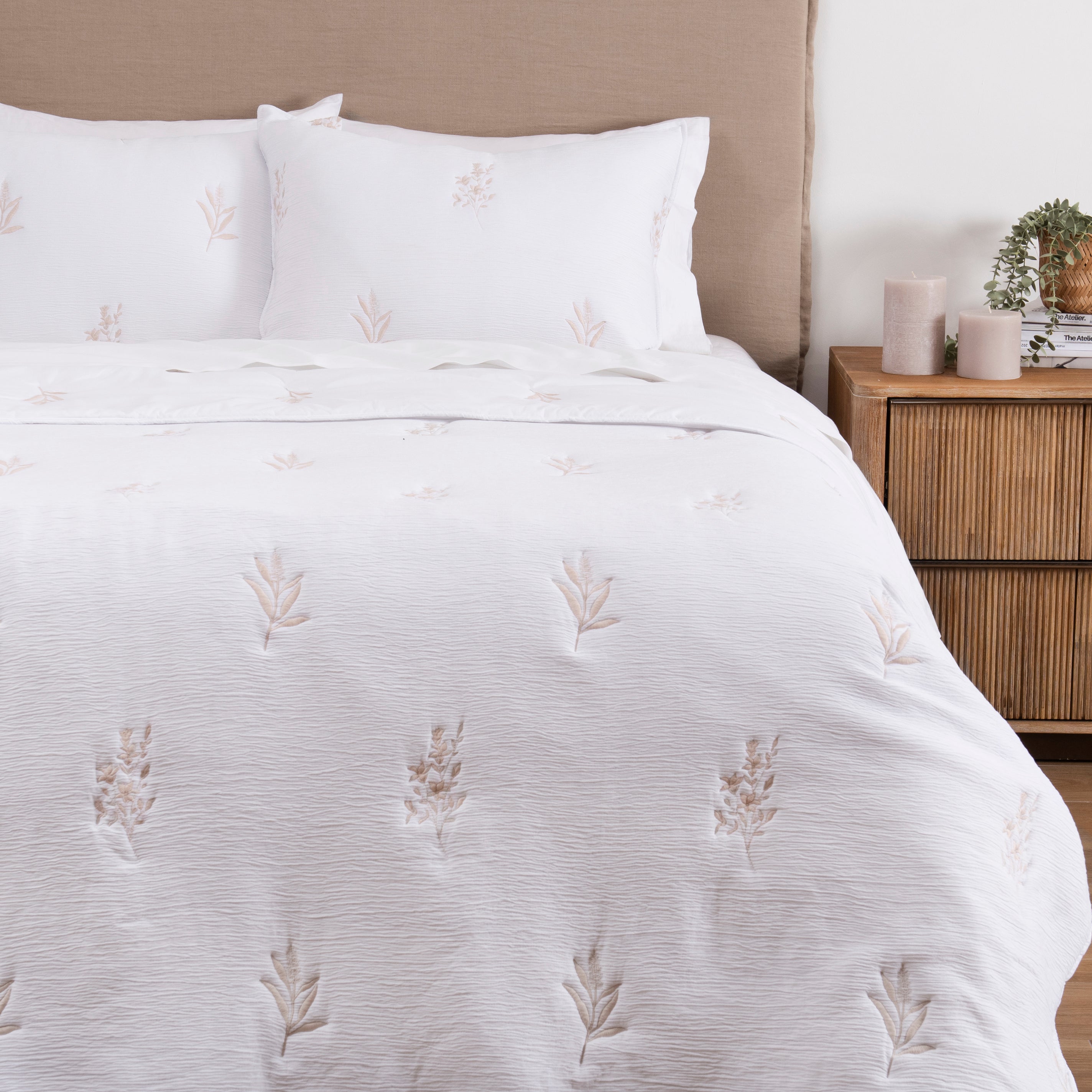 Cubrecama Quilt Bordado Espiga Super King Blanco