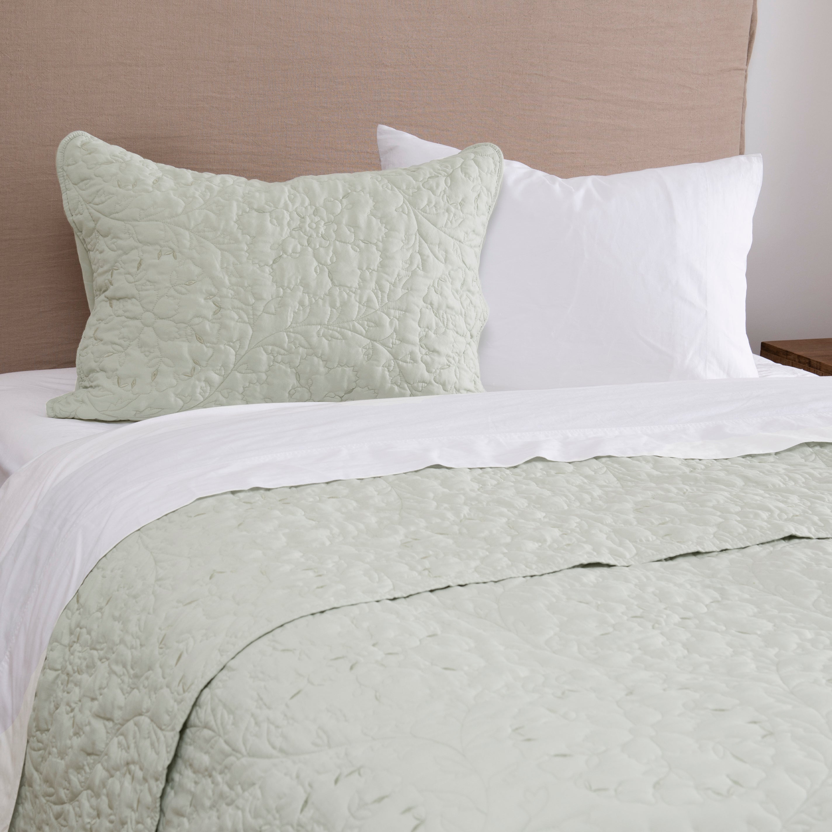 Cubrecama Quilt Bordado Alicia 1.5 Plazas Verde
