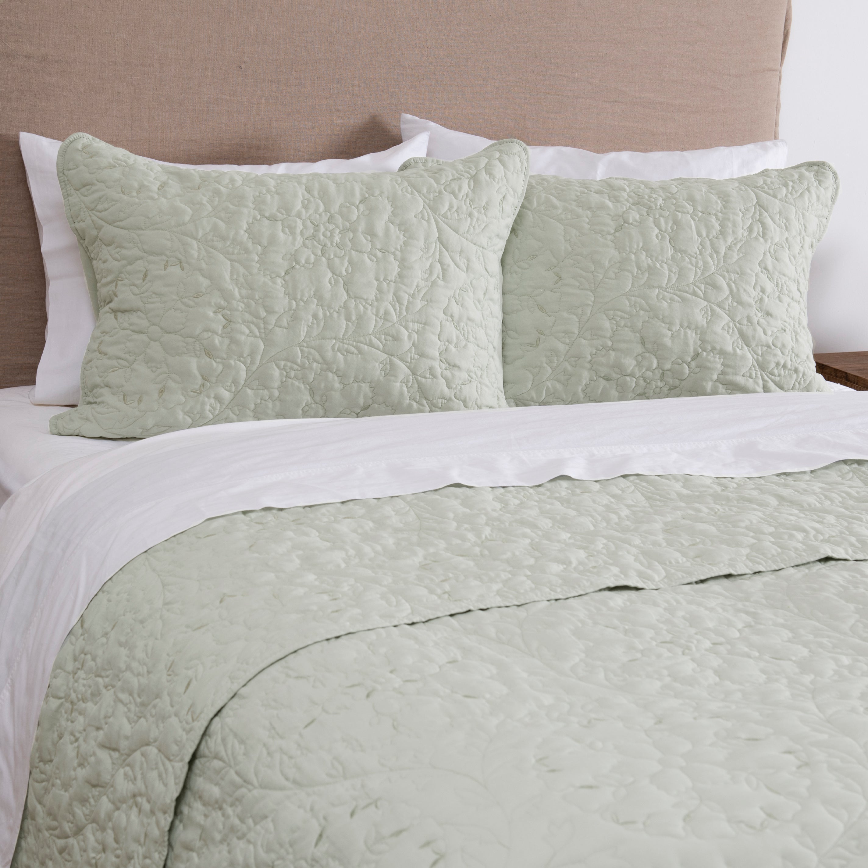 Cubrecama Quilt Bordado Alicia 2 Plazas Verde