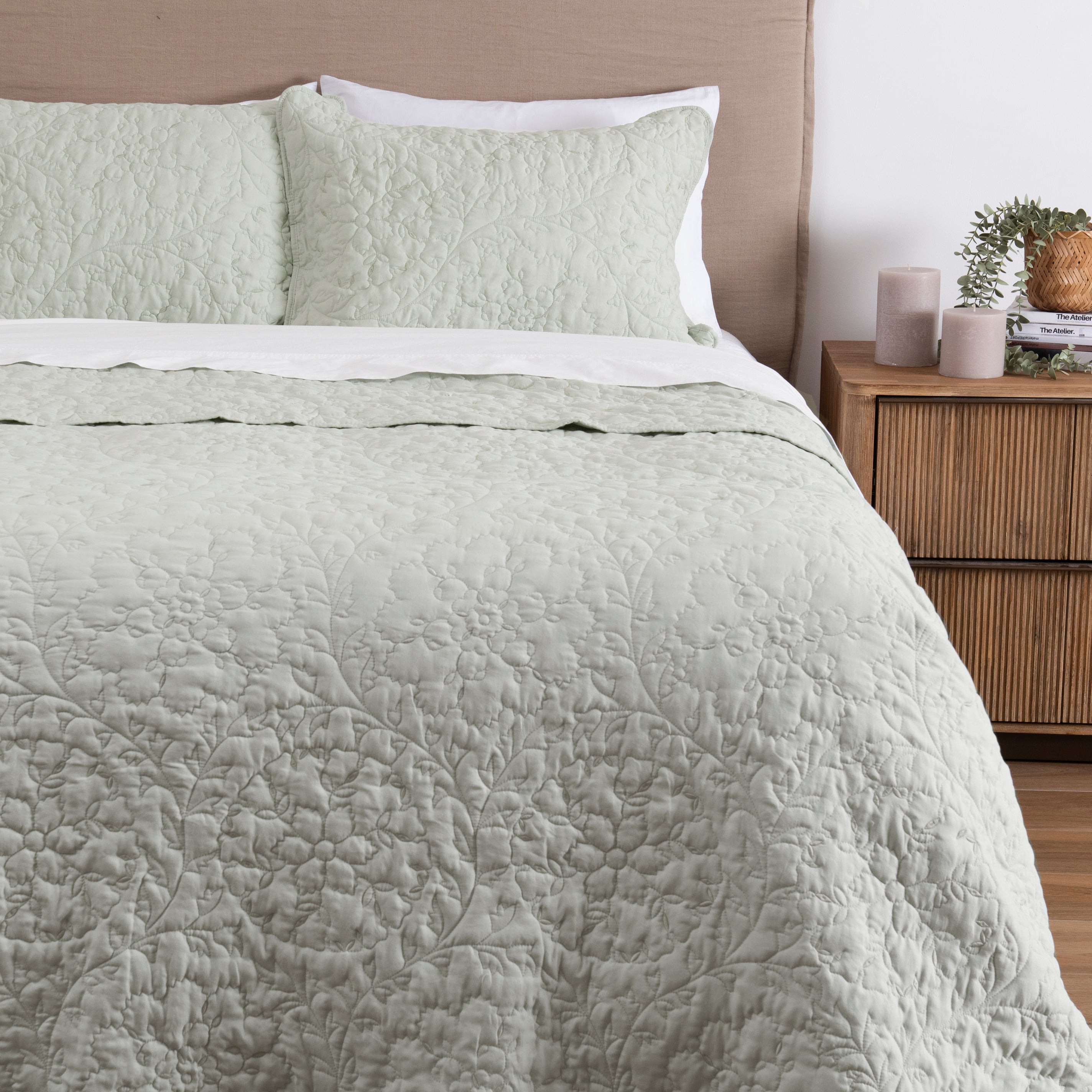 Cubrecama Quilt Bordado Alicia 2 Plazas Verde