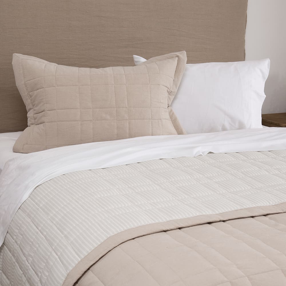 Cubrecama Quilt York 1.5 Plazas Beige