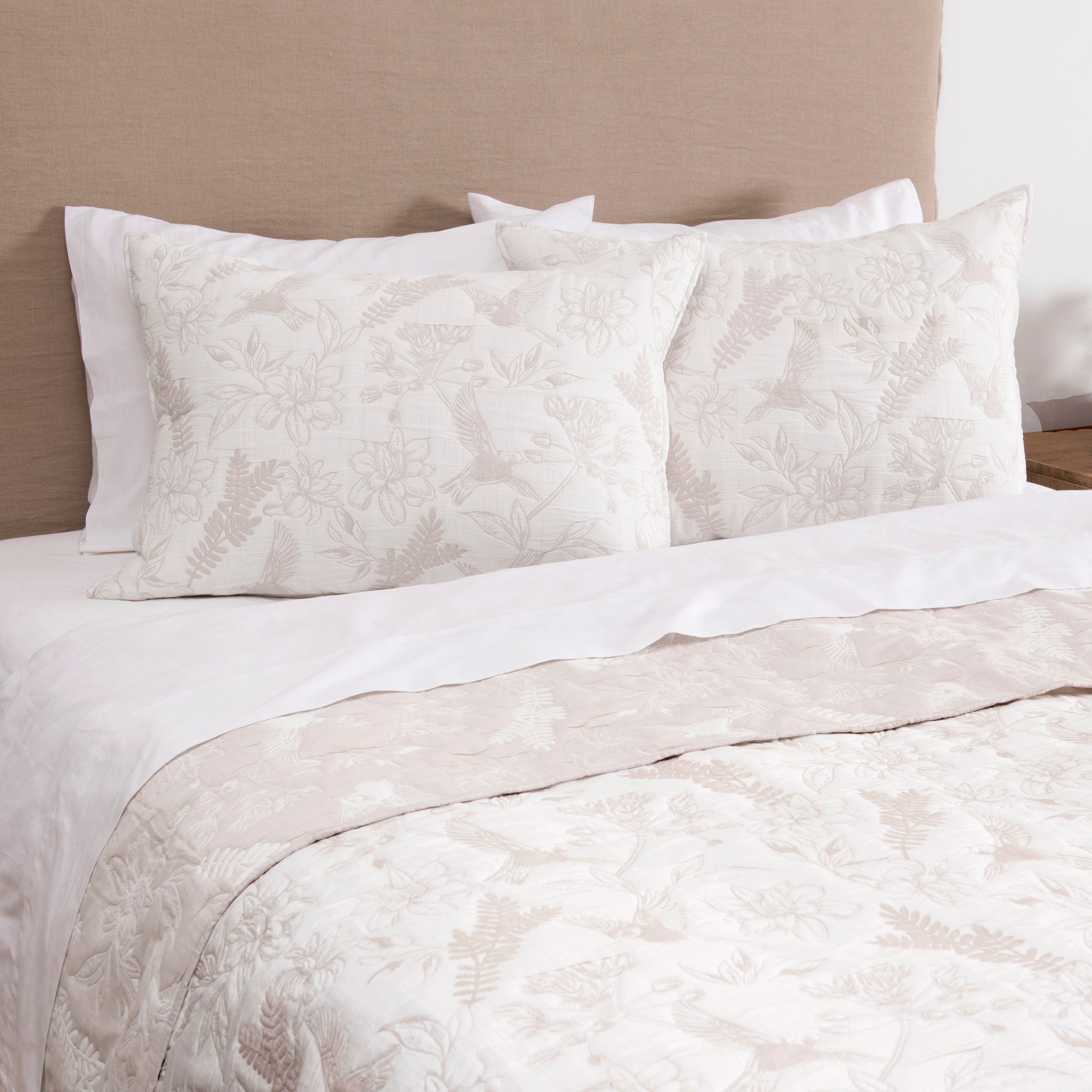 Cubrecama Quilt Jacquard Canari King Beige