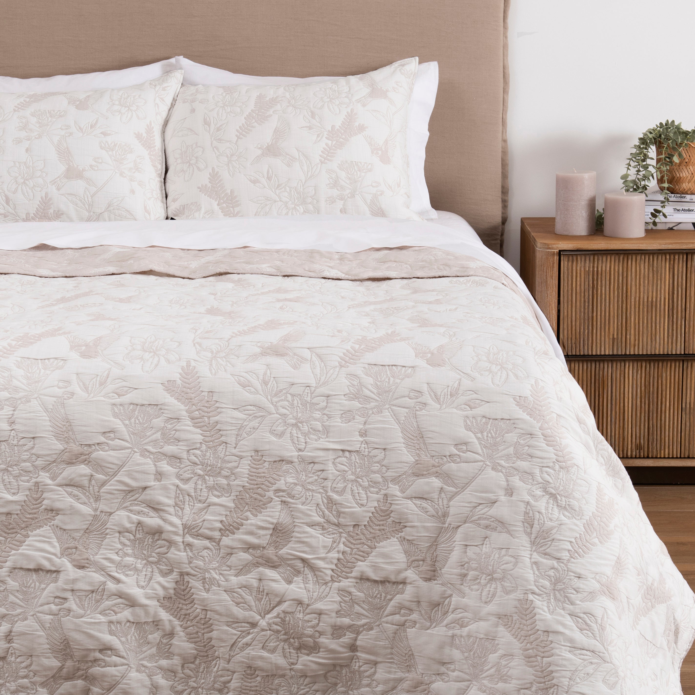 Cubrecama Quilt Jacquard Canari Super King Beige