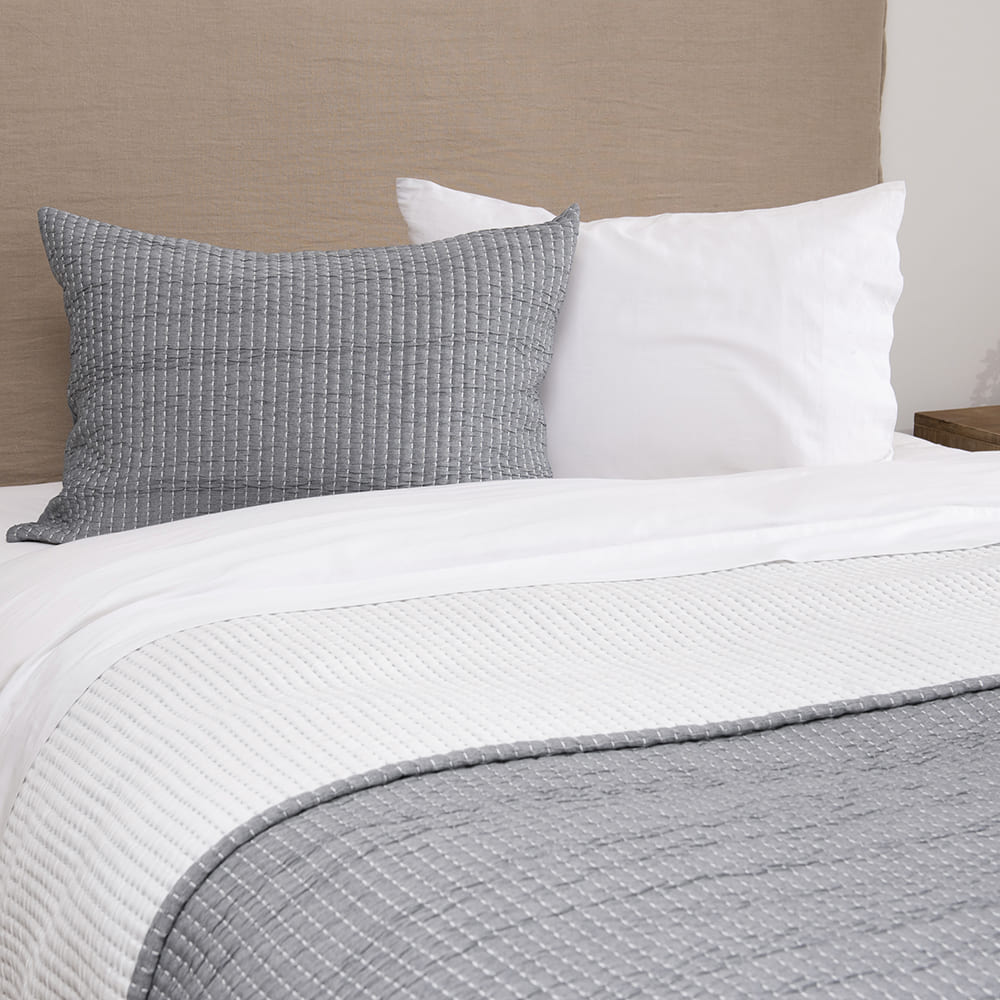 Cubrecama Quilt Jacquard Liso 1.5 Plazas Marengo