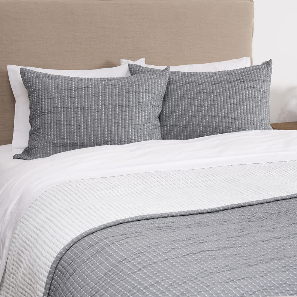 Cubrecama Quilt Jacquard Liso Super King Marengo
