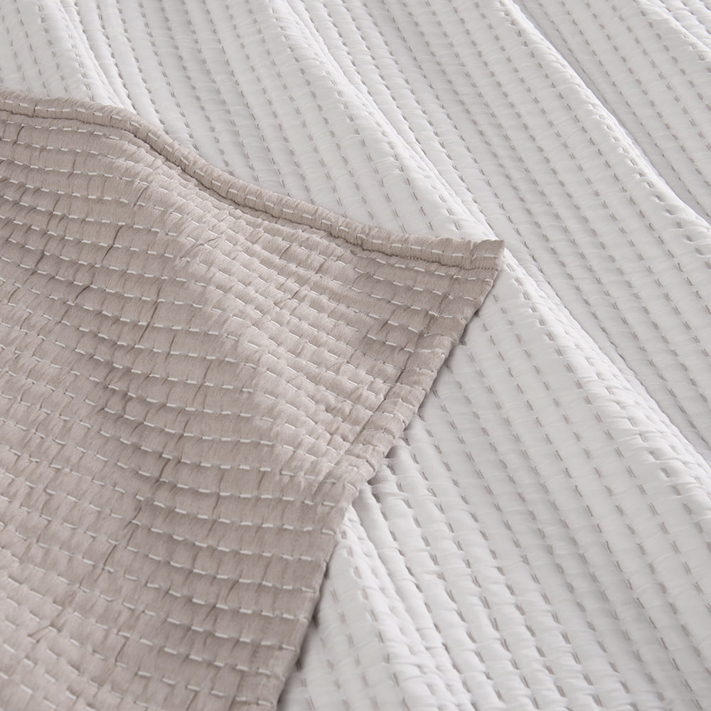 Cubrecama Quilt Jacquard Liso 1.5 Plazas Beige
