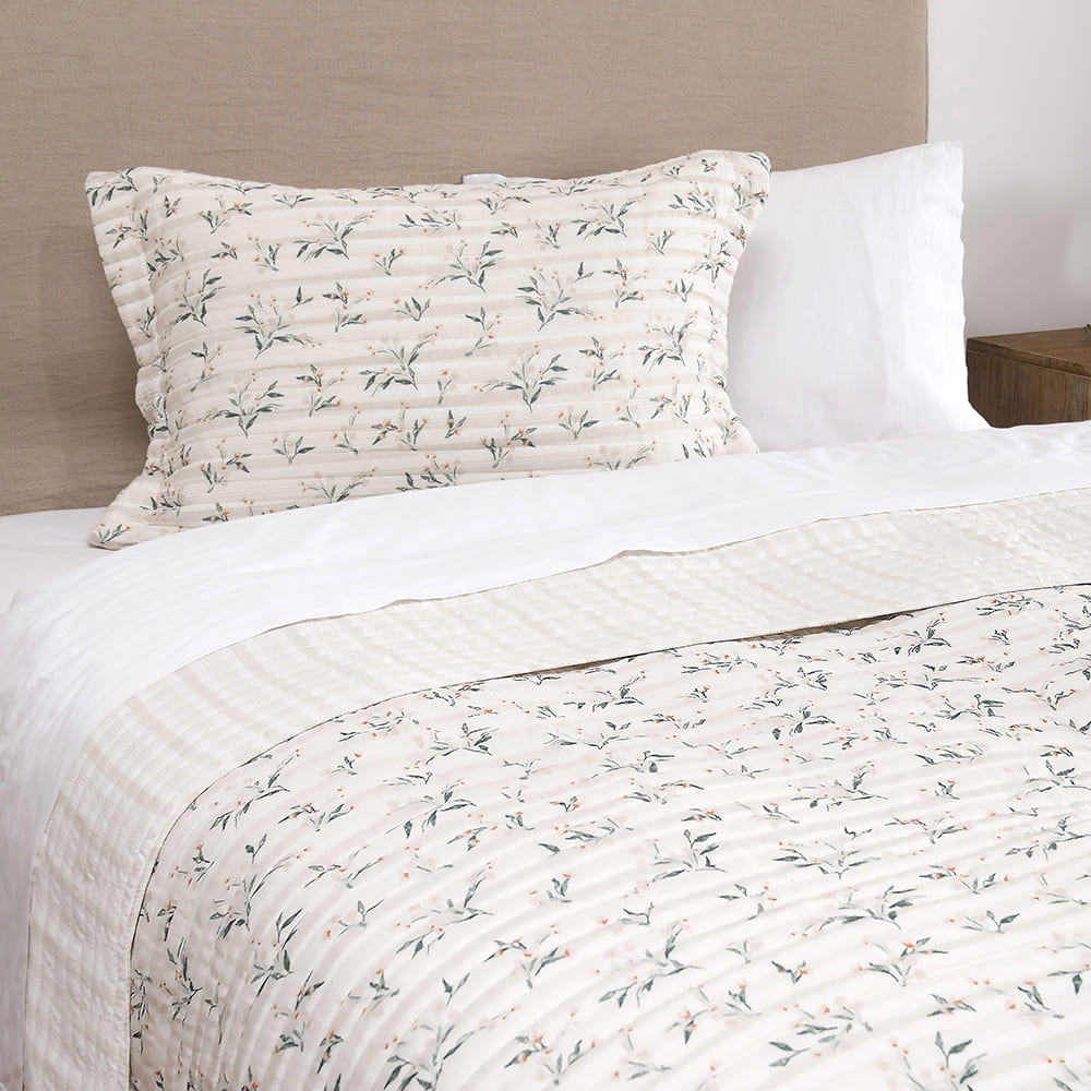 Cubrecama Quilt Estampado Gauze Mia 1.5 Plazas Beige