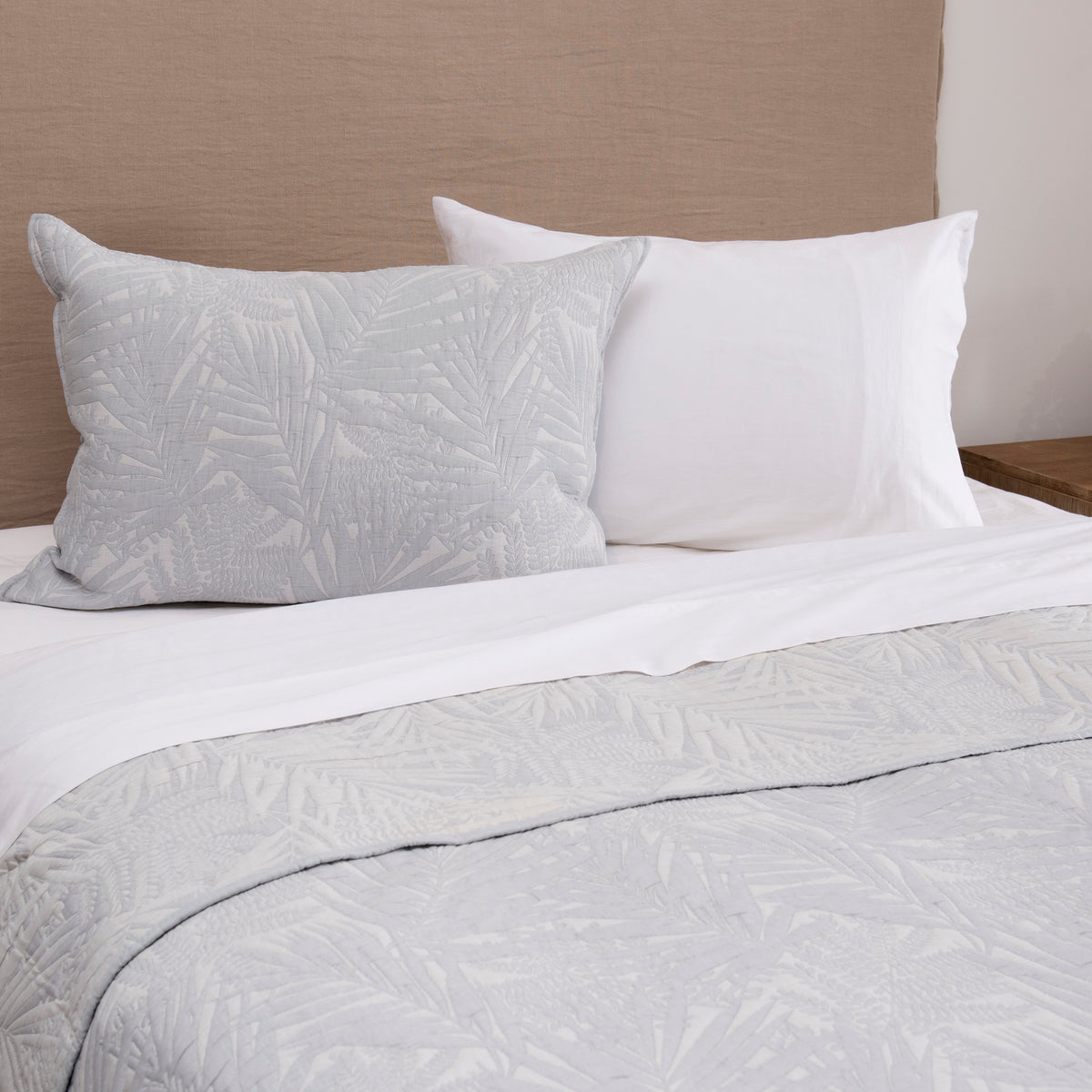 Cubrecama Quilt Jacquard Dora 1.5 Plazas Gris