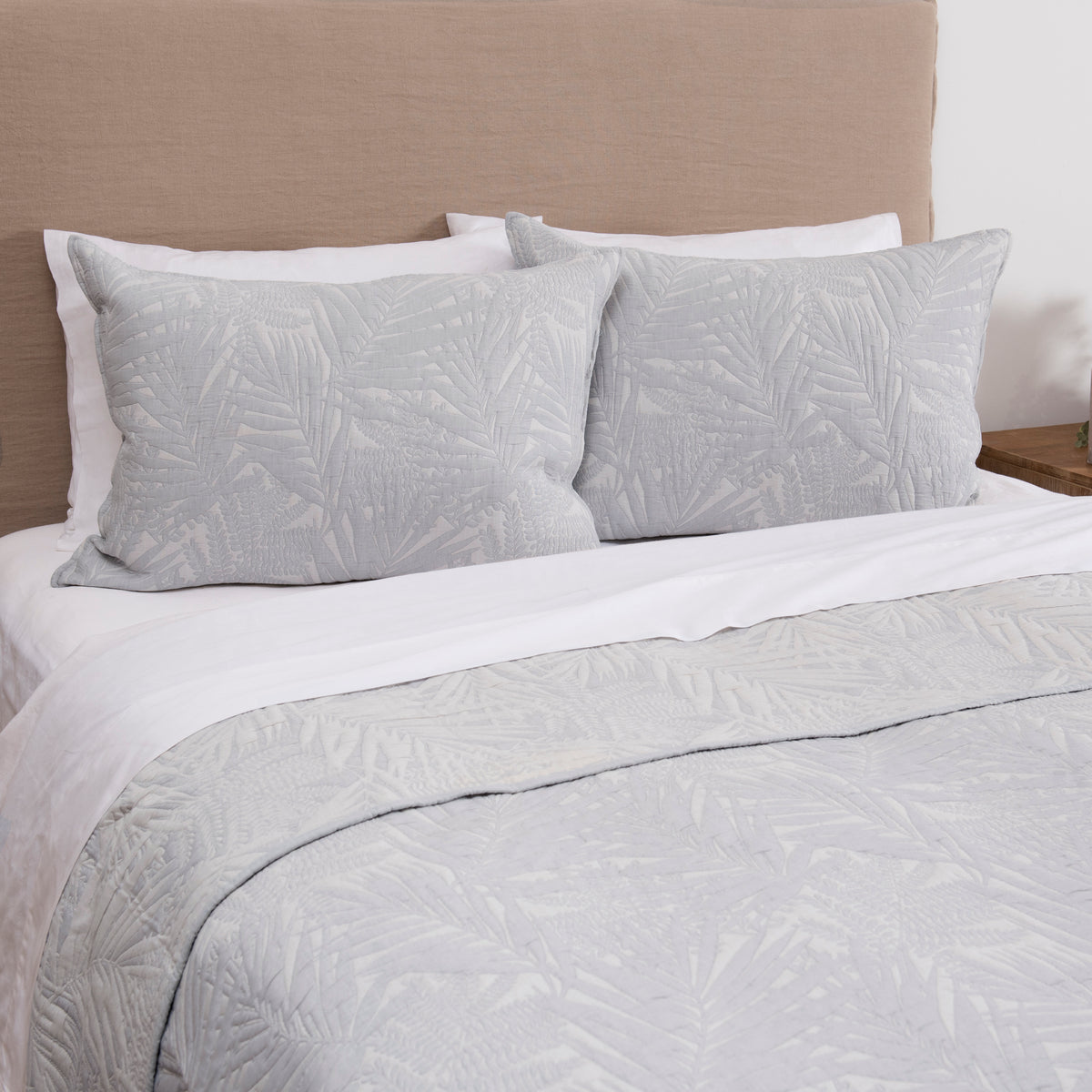 Cubrecama Quilt Jacquard Dora 2 Plazas Gris