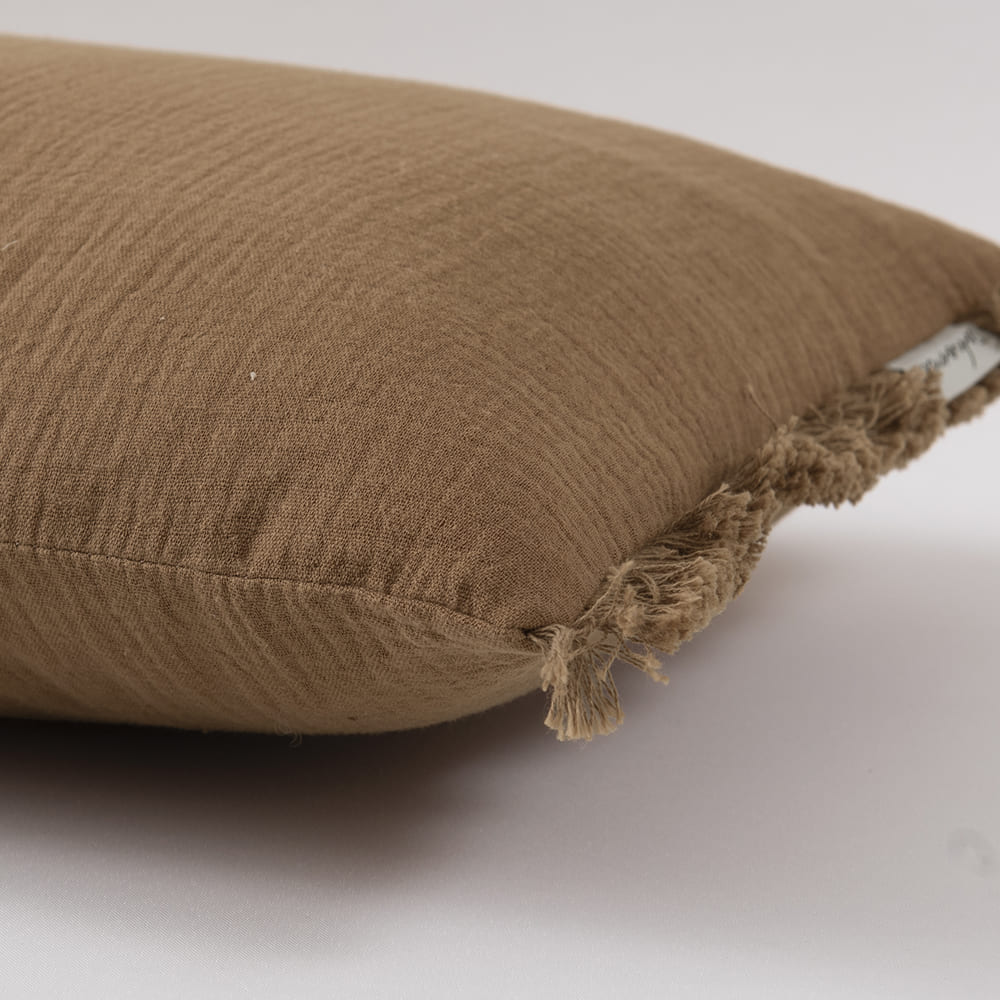 Cojín Muslin Flecos Café