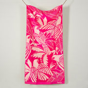 Toalla Playa Jacquard Parrots Party Fucsia