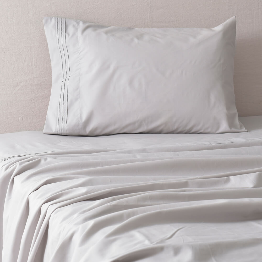 Sábana 200 Hilos Antonieta 1.5 Plazas Gris Perla