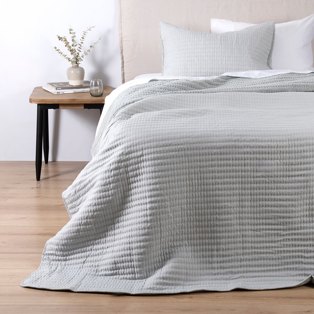 Cubrecama Quilt Lineal Sherpa 1.5 Plazas Perla