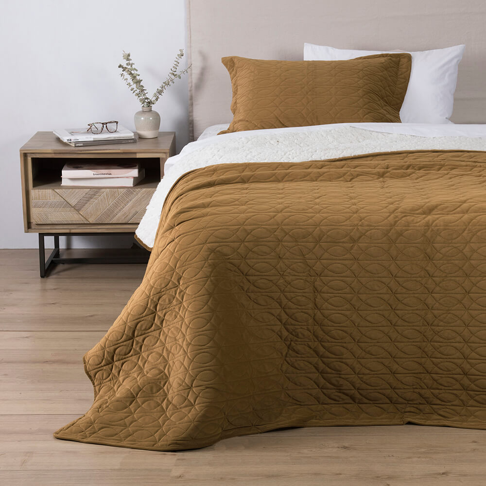 Cubrecama Quilt Velvet Sherpa Waves 1.5 Plazas Ocre