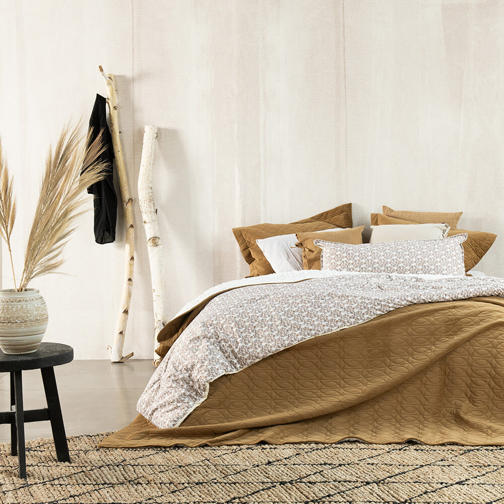 Cubrecama Quilt Velvet Sherpa Waves 2 Plazas Ocre