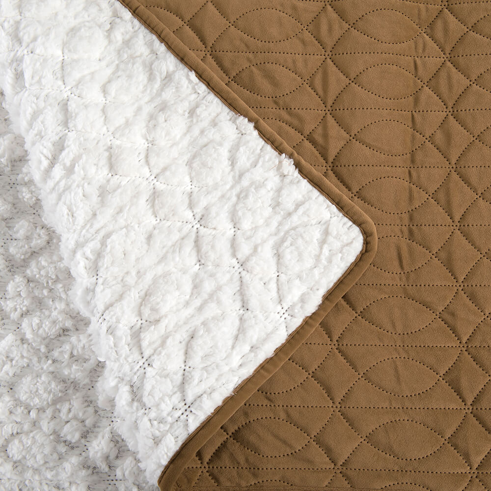 Cubrecama Quilt Velvet Sherpa Waves 2 Plazas Ocre