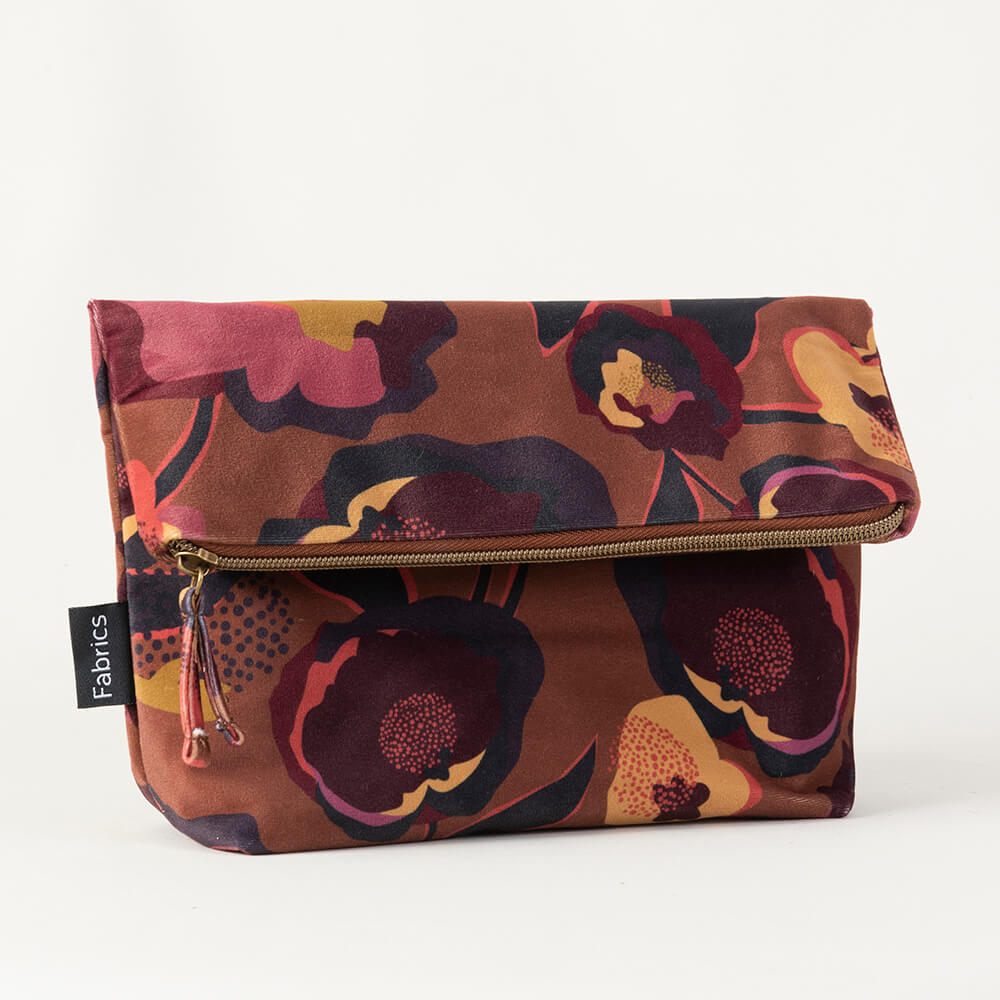 Estuche Velvet Estampado Retro Caramelo