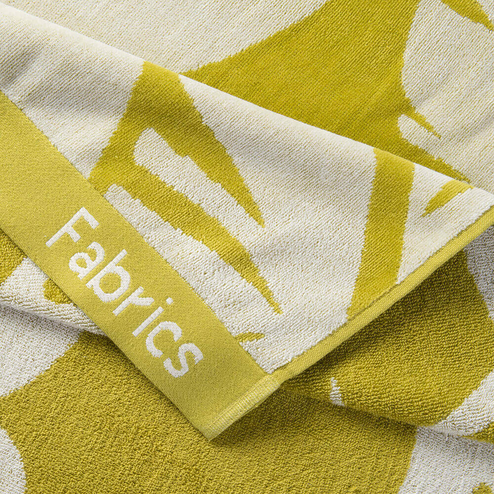 Toalla Playa Jacquard Tucans Yellow