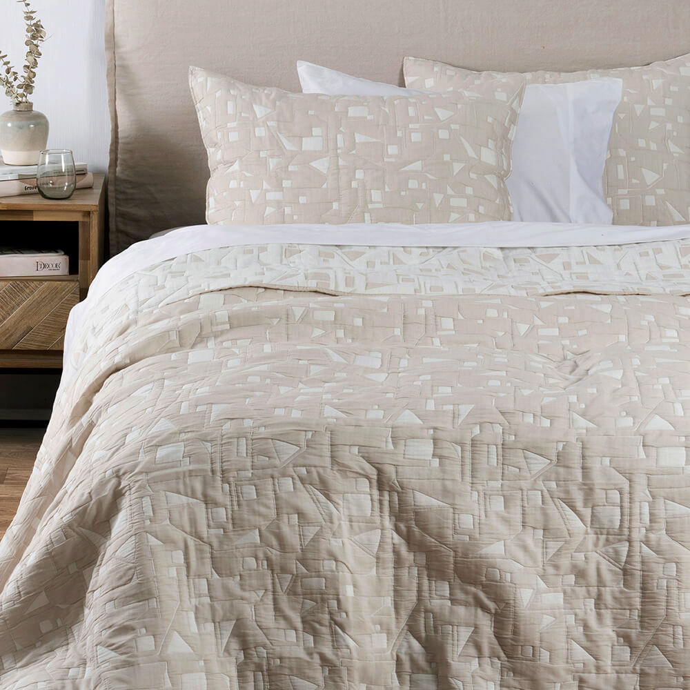 Cubrecama Quilt Jacquard Habitat 1.5 Plazas Beige