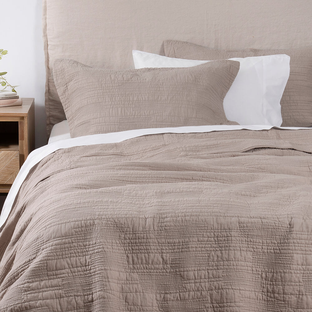 Cubrecama Quilt Pamplona Super King Taupe