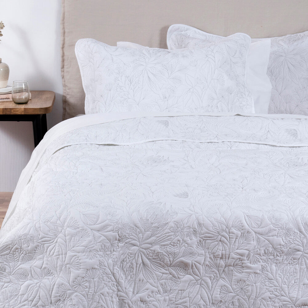 Cubrecama Quilt Bordado Amanda 1.5 Plazas Blanco