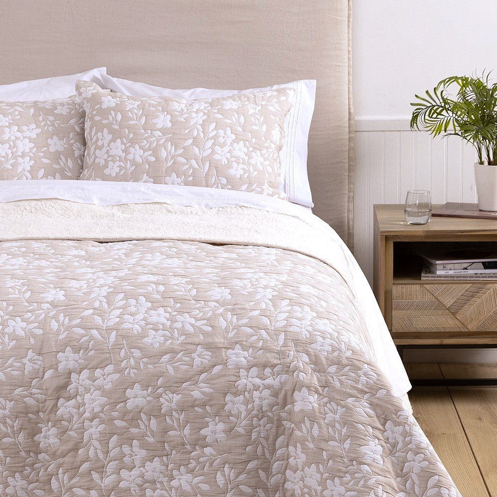 Cubrecama Jacquard Sherpa Gardenia 1.5 Plazas Beige