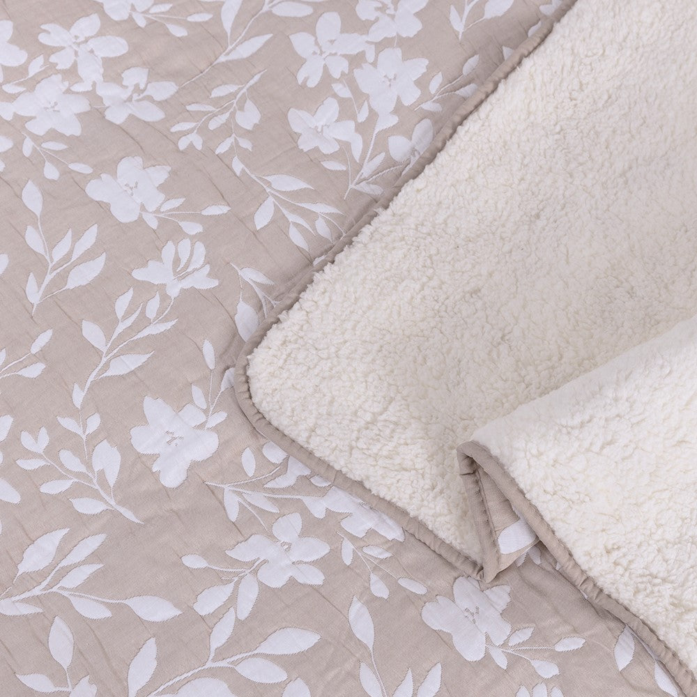 Cubrecama Jacquard Sherpa Gardenia King Beige