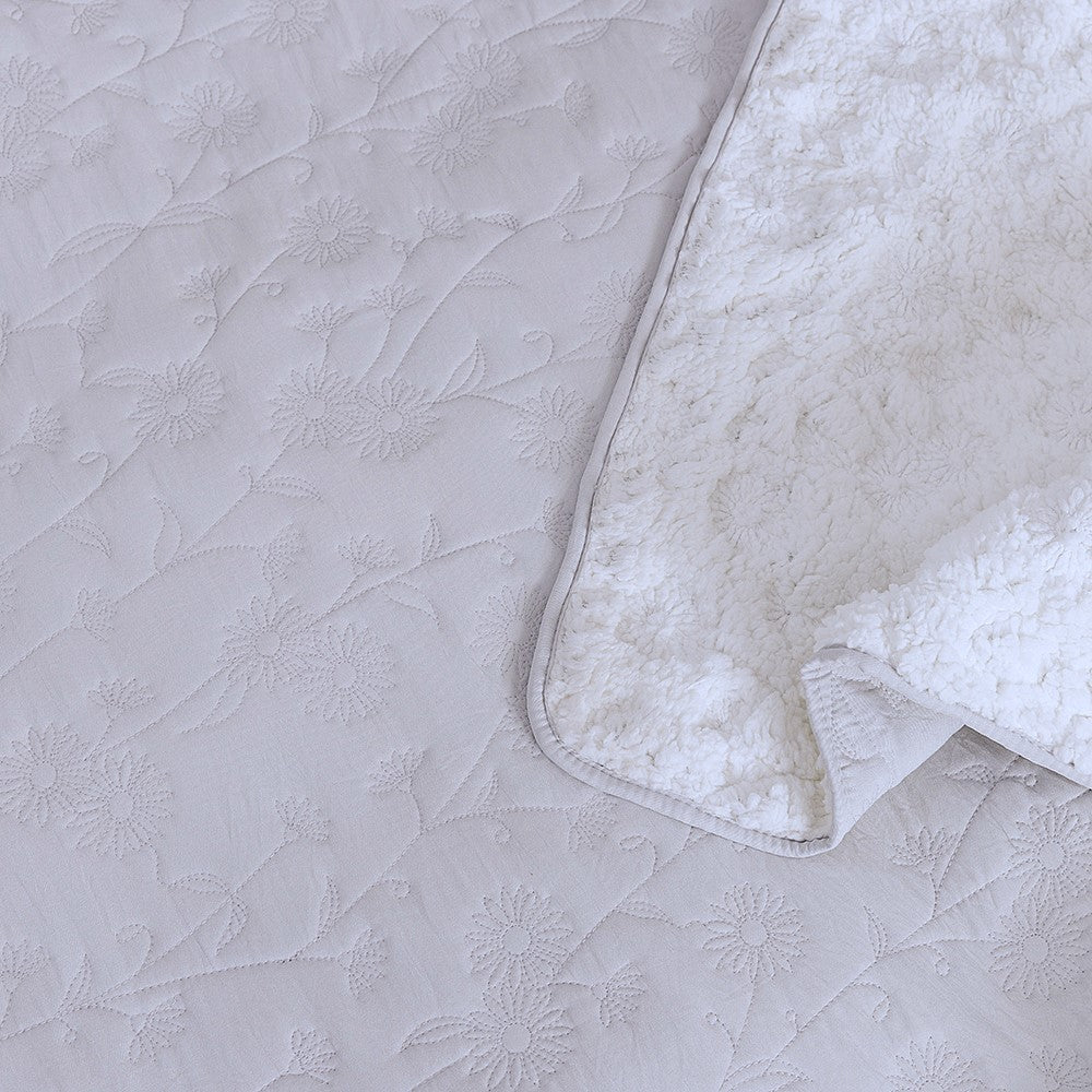 Cubrecama Quilt Sherpa Flor King Perla