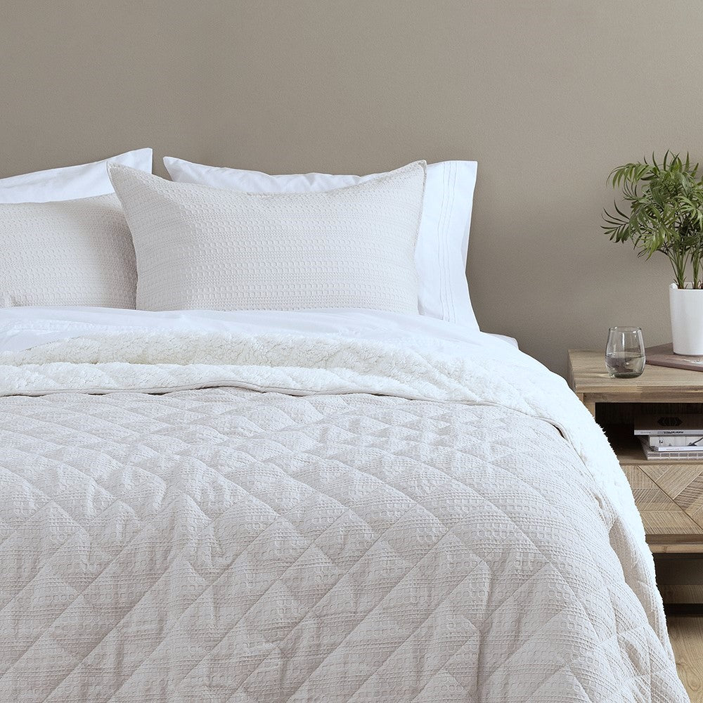 Cubrecama Waffle Sherpa 2 Plazas Beige