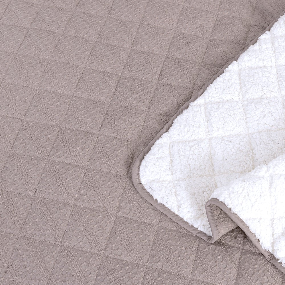 Cubrecama Waffle Sherpa King Taupe