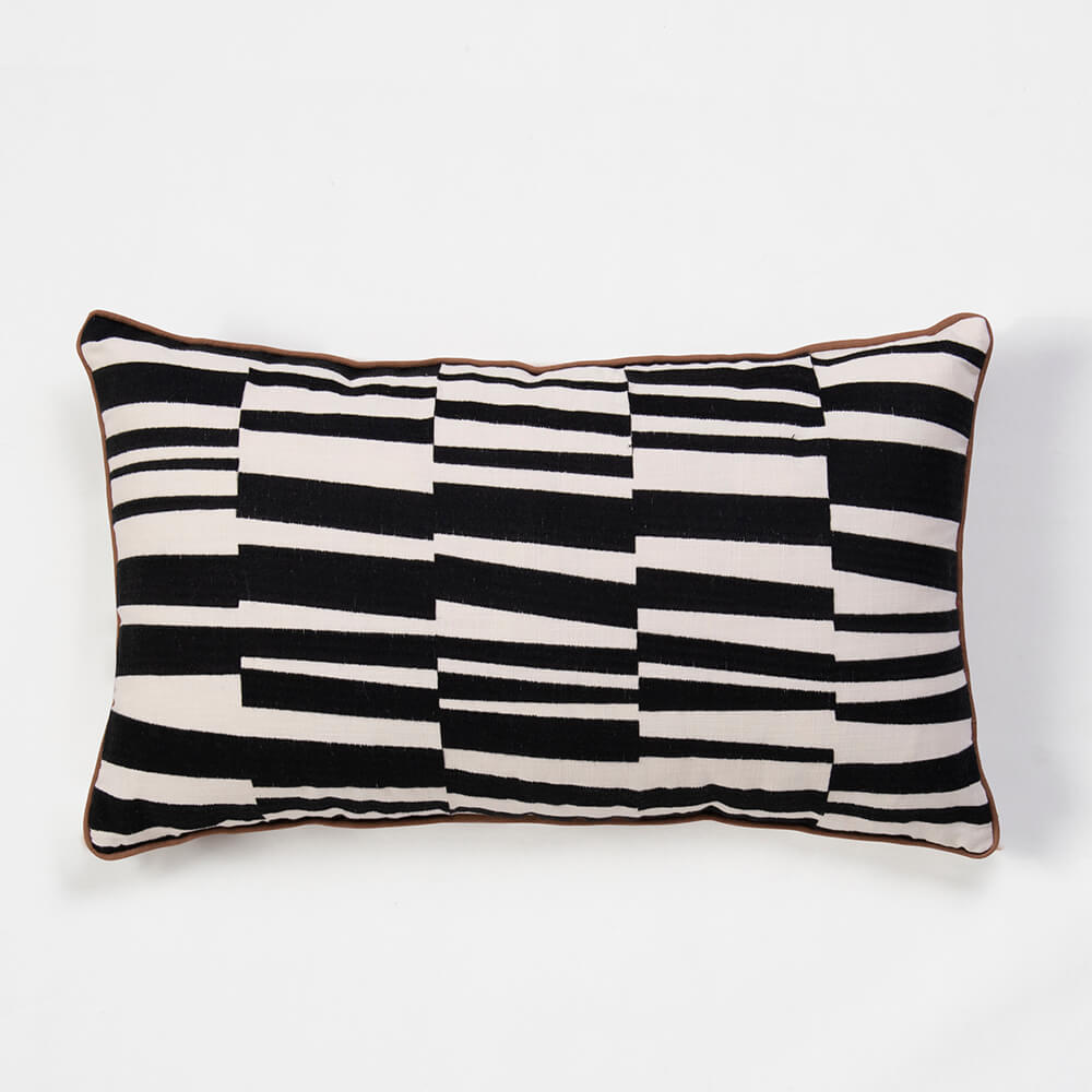 Cojín Bordado Greco Negro