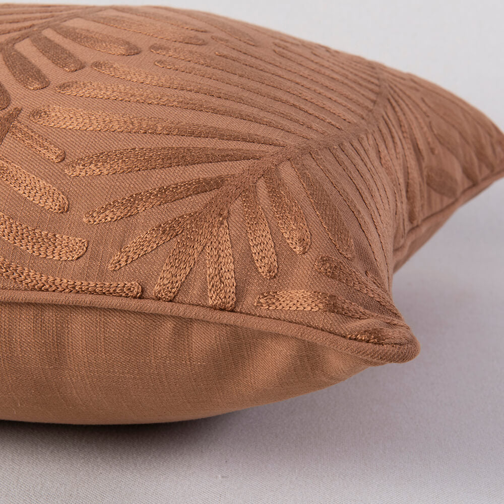 Cojín Bordado Hojas Terracota