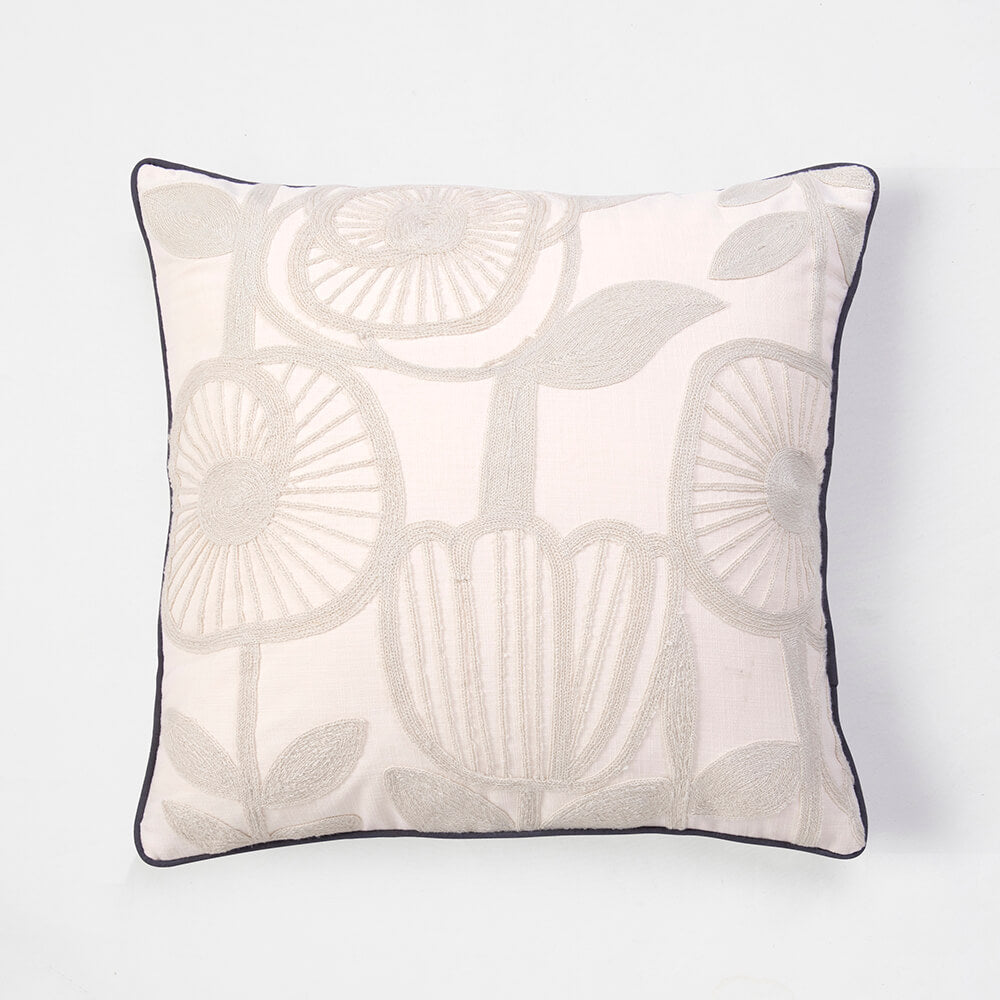 Cojín Bordado Tulipán Crudo