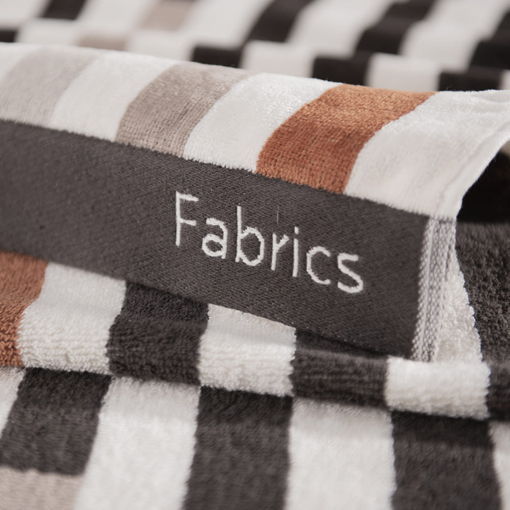 Toalla Playa Jacquard Geo Negro