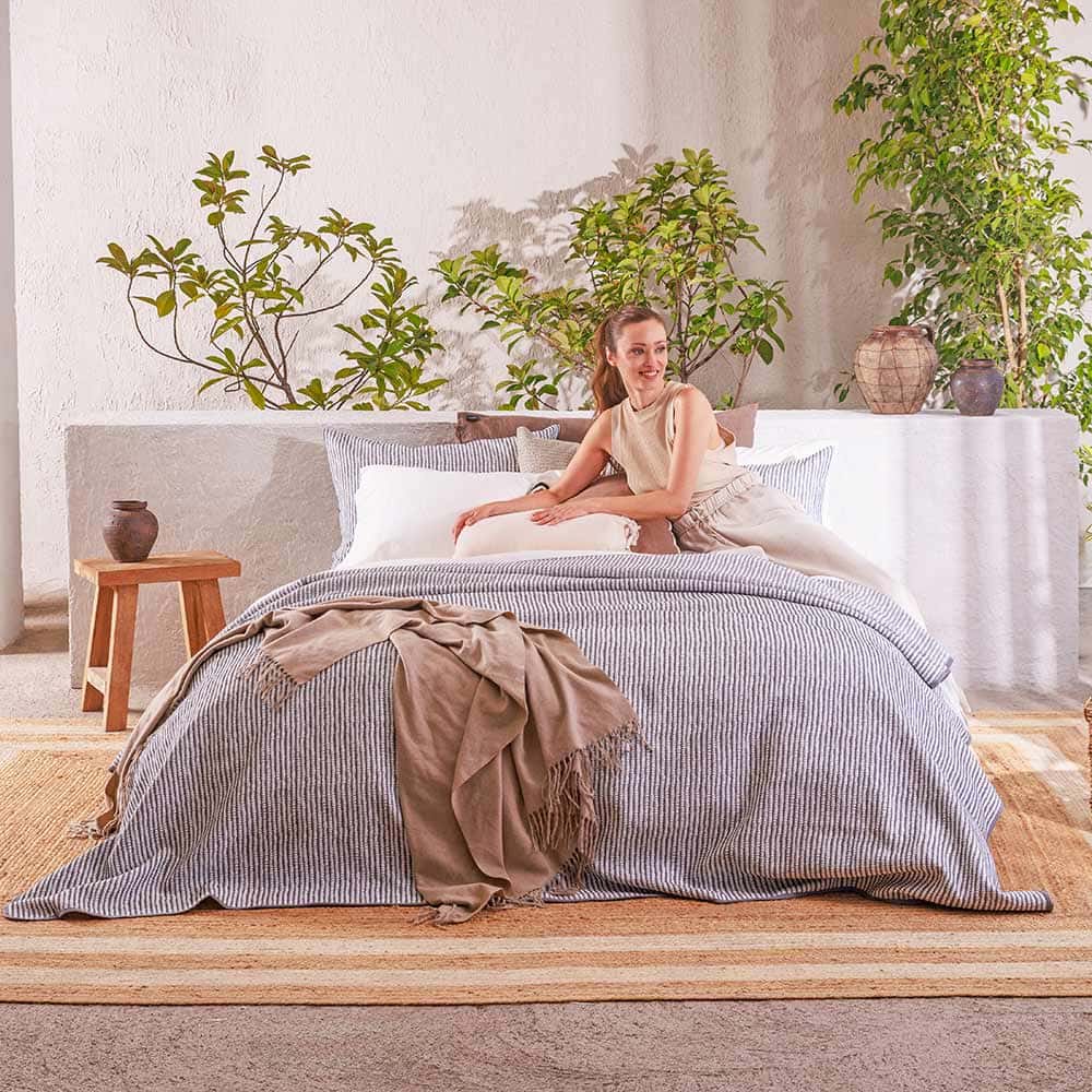 Cubrecama Quilt Jacquard Enzo 1.5 Plazas Gris