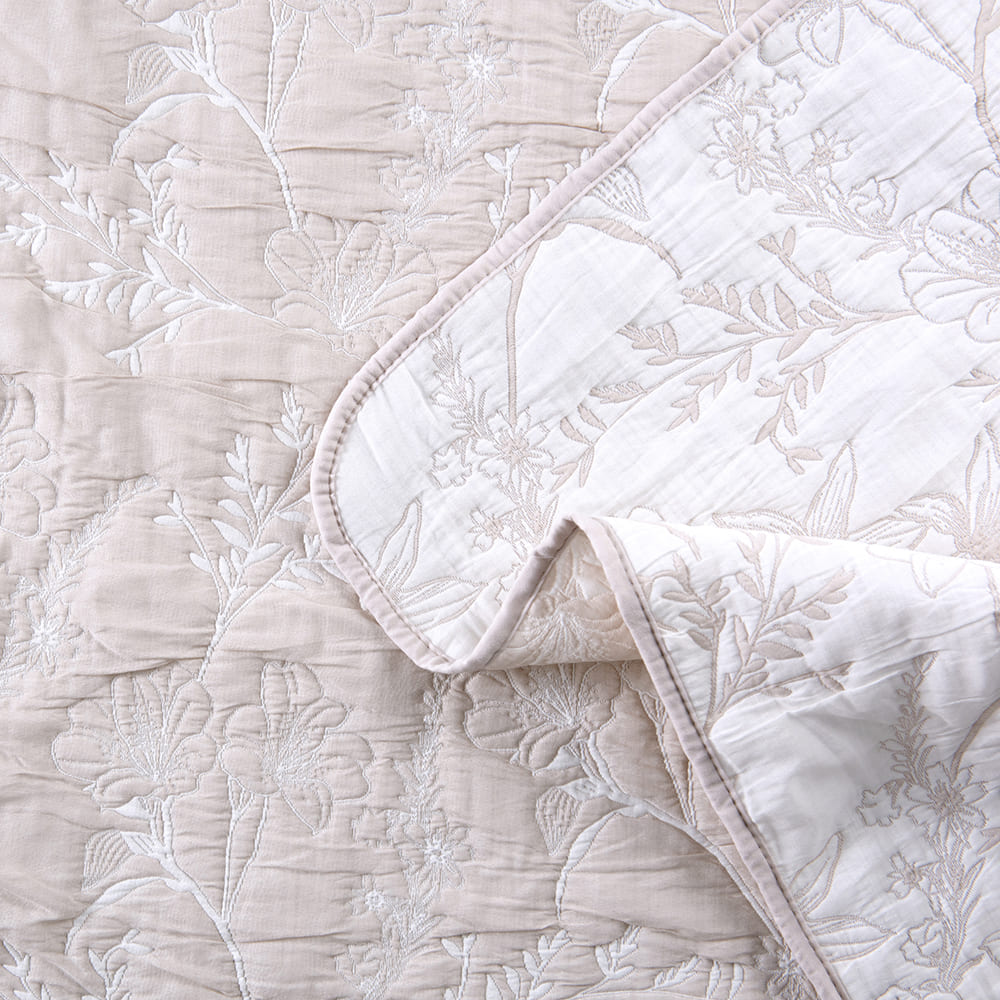 Cubrecama Quilt Jacquard Fiore King Beige