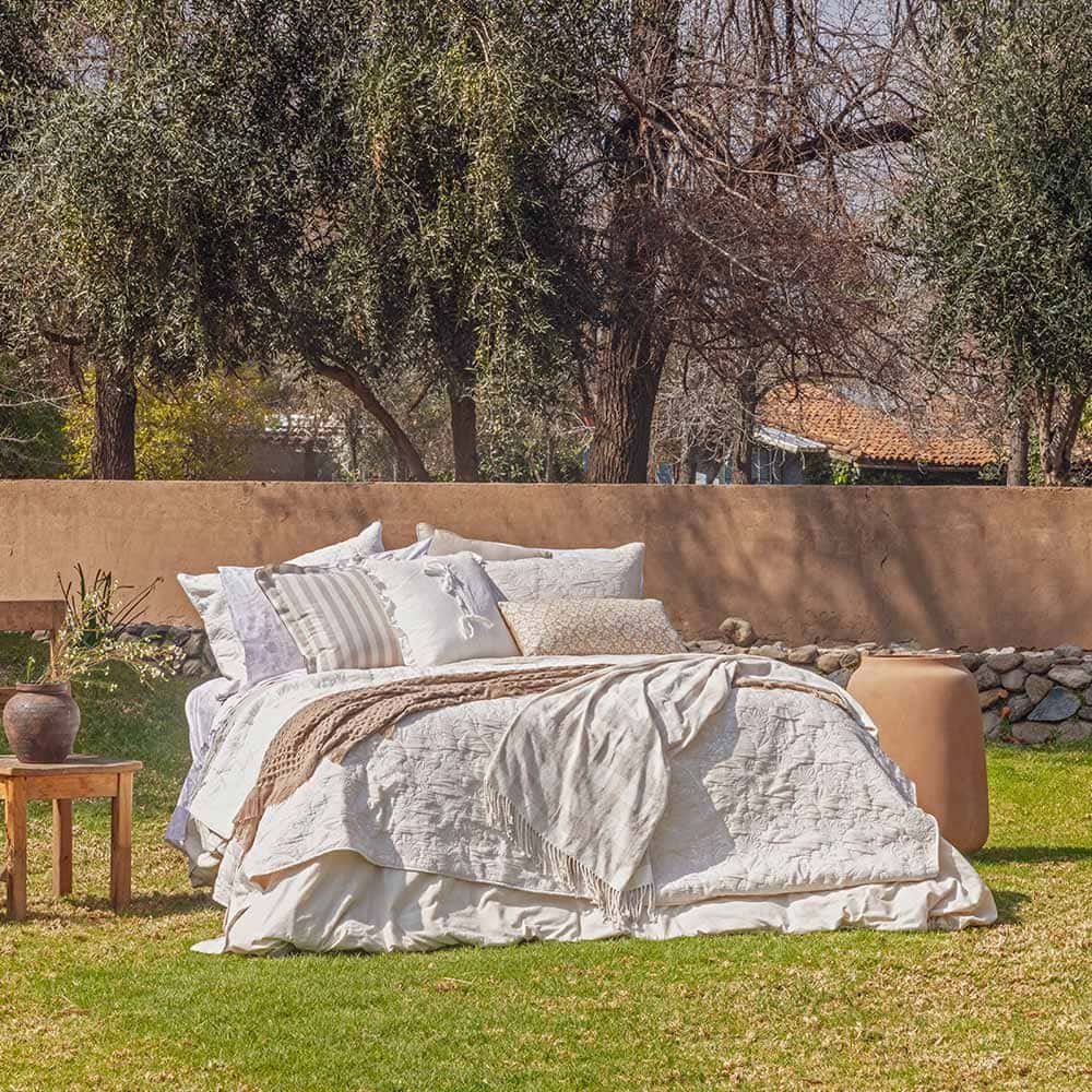 Cubrecama Quilt Jacquard Fiore King Beige