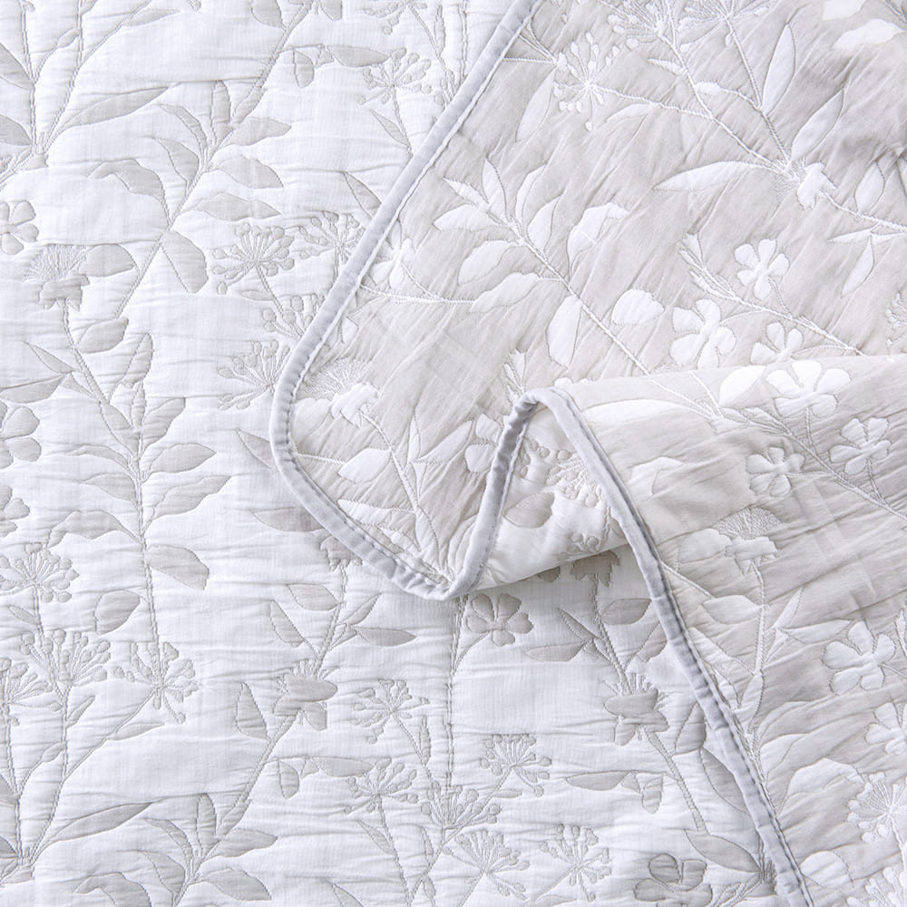 Cubrecama Quilt Jacquard Giardino Super King Perla