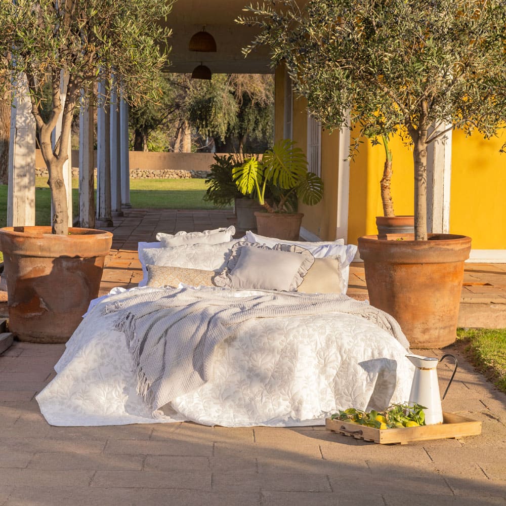 Cubrecama Quilt Jacquard Giardino Super King Perla