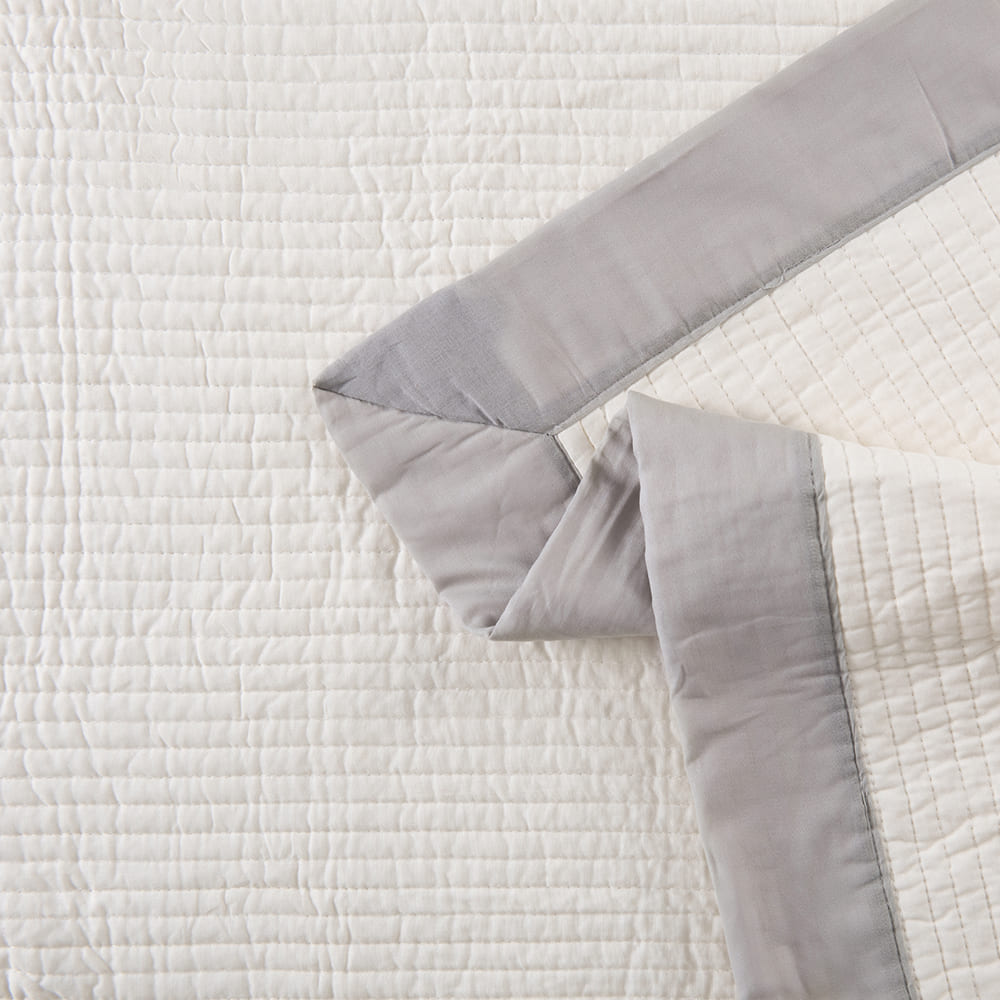 Cubrecama Quilt Borde Super King Gris